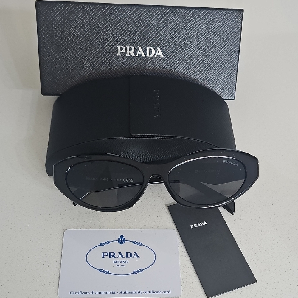 Chic Elegant Black Sunglasses
